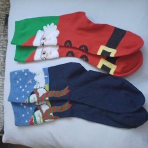 4/$30 New Christmas Socks (2 Pairs) - Adult Size (NWOT)